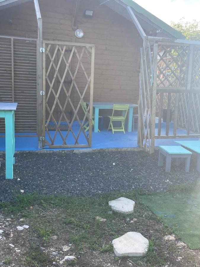 2 Bungalows Au Bord De La Plage De Montal A Moule Loues Individuellement Ou Ensemble Le Moule Kültér fotó